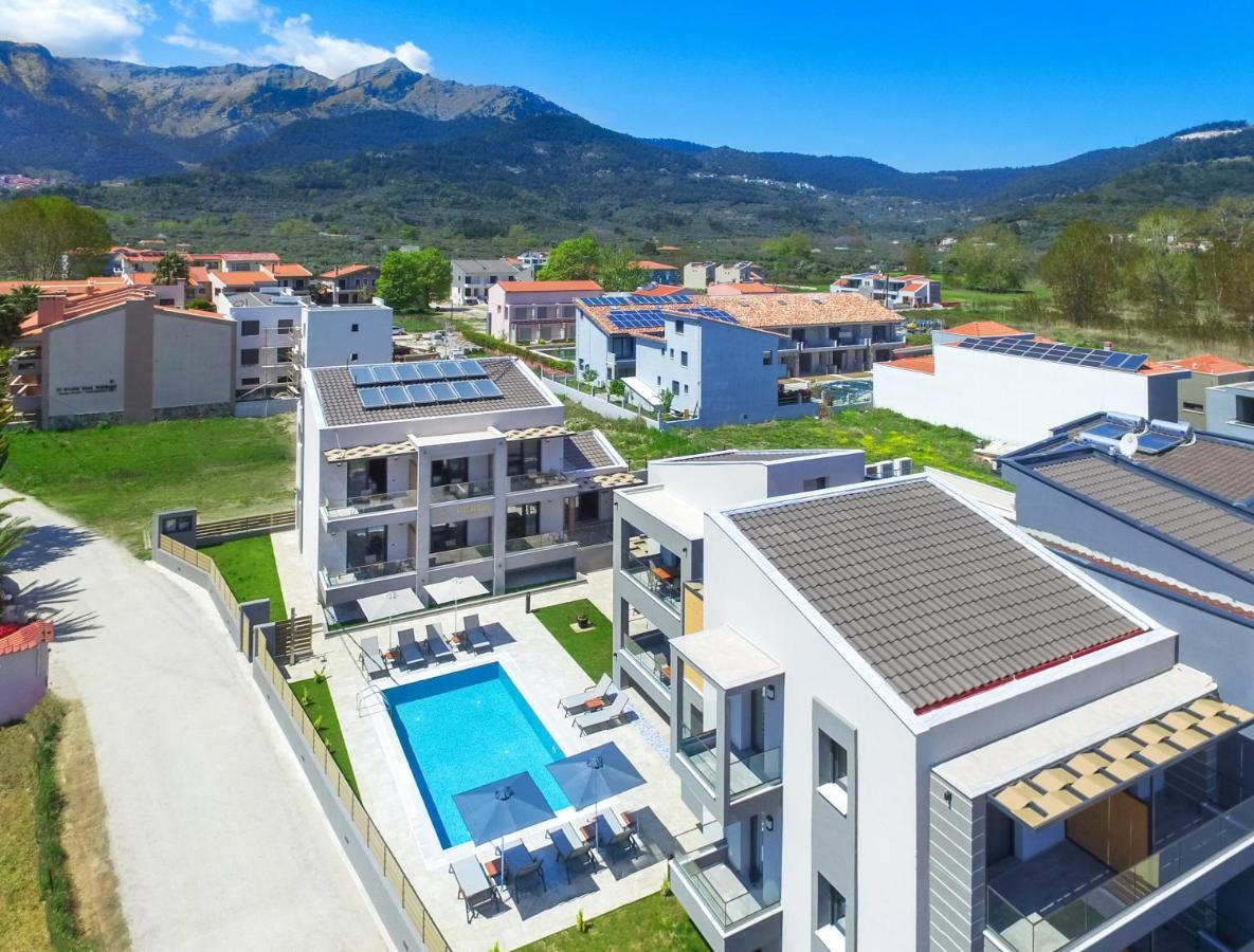 Perla * Chrisi Ammoudia
