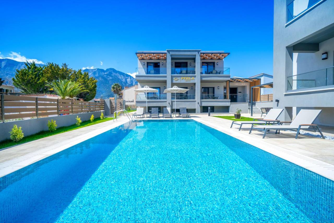 Perla * Chrisi Ammoudia